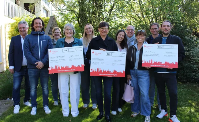 BKH Memmingen spendet drei sozialen Organisationen jeweils 700 Euro